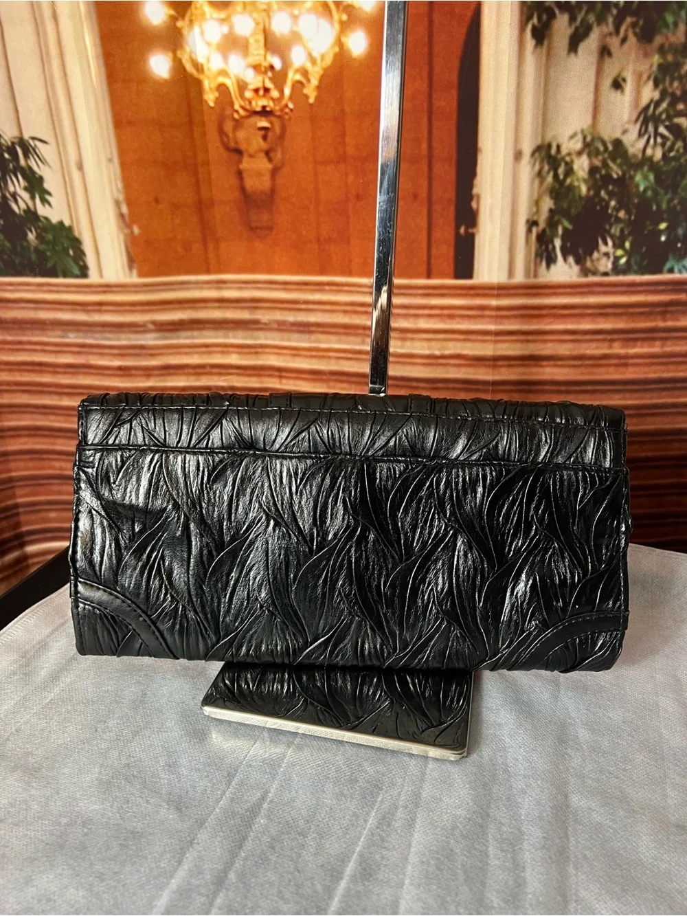 Vintage Jessica McClintock black clutch unique faux leather exterior 🖤